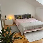 Sunny Urban Retreat With Private Terrace In Campo De Ourique