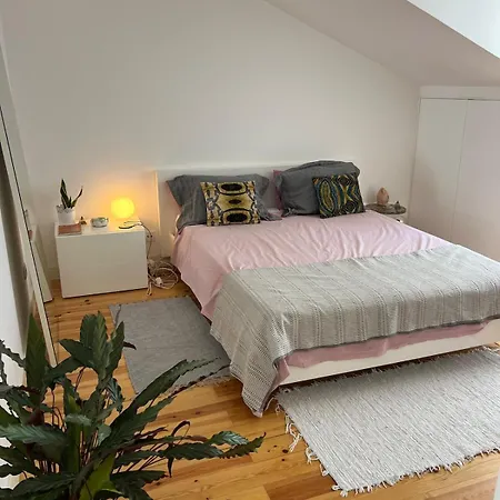 Sunny Urban Retreat With Private Terrace In Campo De Ourique