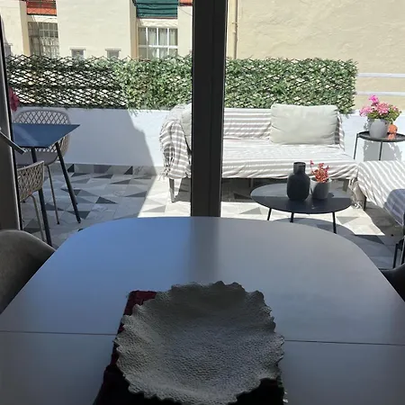 Sunny Urban Retreat With Private Terrace In Campo De Ourique Daire *
