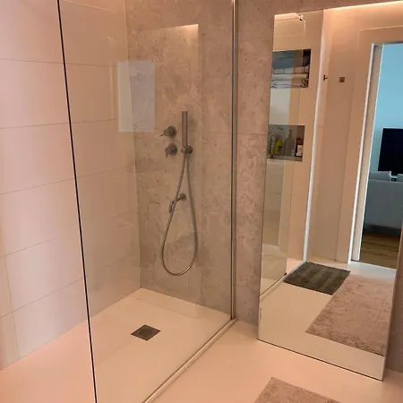 Sunny Urban Retreat With Private Terrace In Campo De Ourique Apartment *