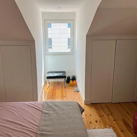 Sunny Urban Retreat With Private Terrace In Campo De Ourique * Bicas