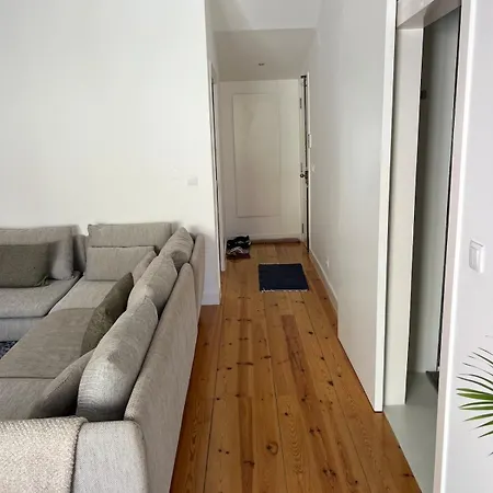 Sunny Urban Retreat With Private Terrace In Campo De Ourique Bicas