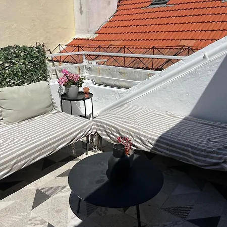 Daire Sunny Urban Retreat With Private Terrace In Campo De Ourique Bicas