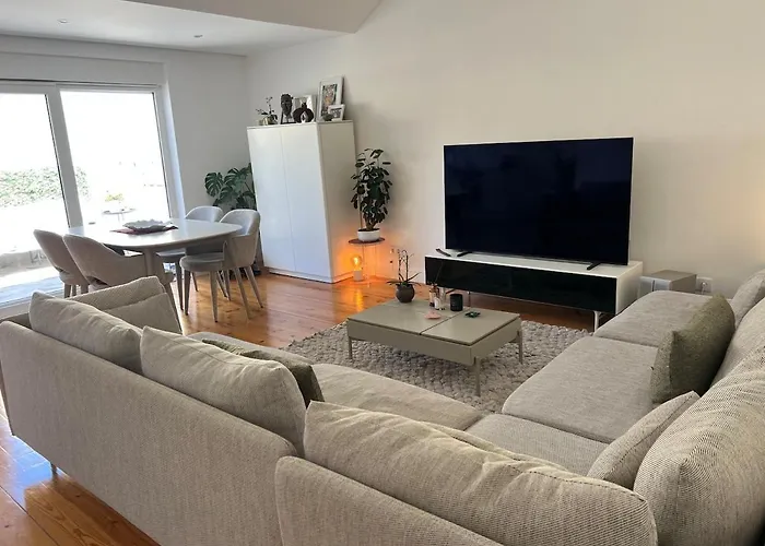 Sunny Urban Retreat With Private Terrace In Campo De Ourique * Bicas