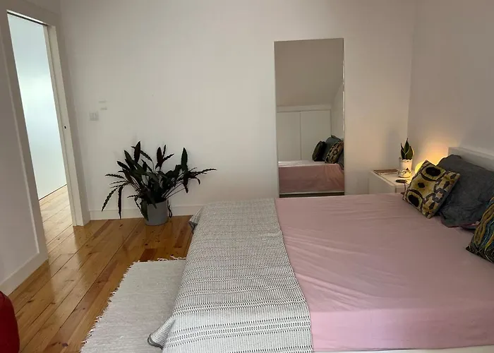 Sunny Urban Retreat With Private Terrace In Campo De Ourique 公寓