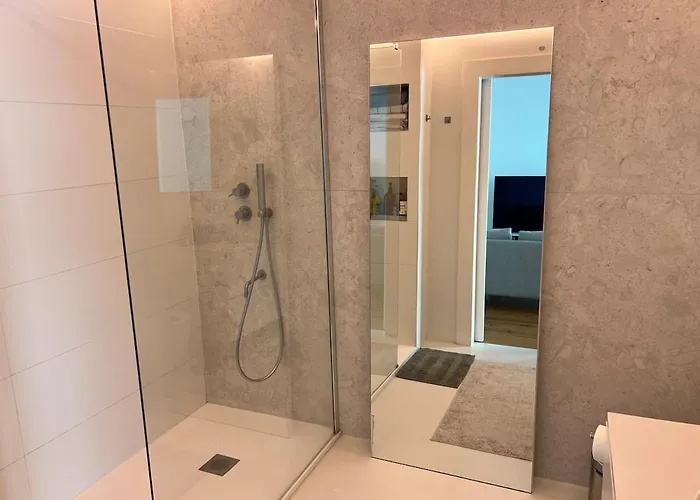 Sunny Urban Retreat With Private Terrace In Campo De Ourique 公寓 *