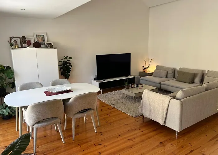 Sunny Urban Retreat With Private Terrace In Campo De Ourique * Bicas