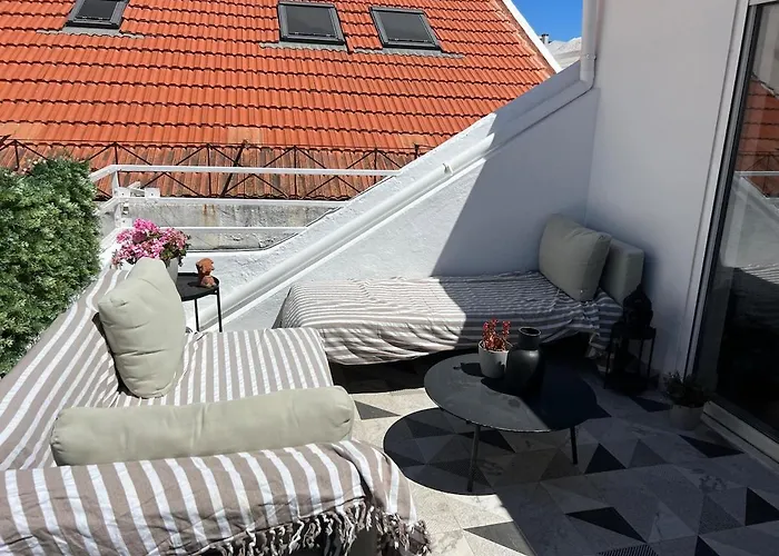 Sunny Urban Retreat With Private Terrace In Campo De Ourique *