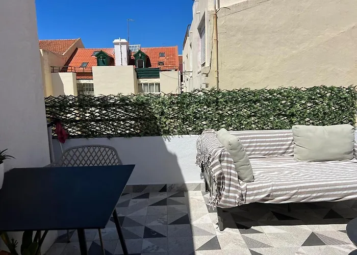 아파트 Sunny Urban Retreat With Private Terrace In Campo De Ourique Bicas