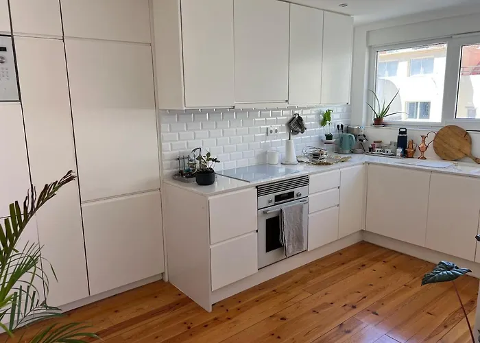 Sunny Urban Retreat With Private Terrace In Campo De Ourique