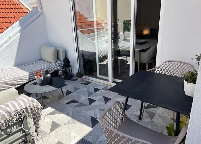 Sunny Urban Retreat With Private Terrace In Campo De Ourique Апартаменты Bicas