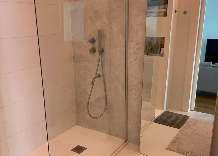 Sunny Urban Retreat With Private Terrace In Campo De Ourique 公寓 *