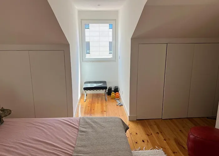 Sunny Urban Retreat With Private Terrace In Campo De Ourique * Bicas