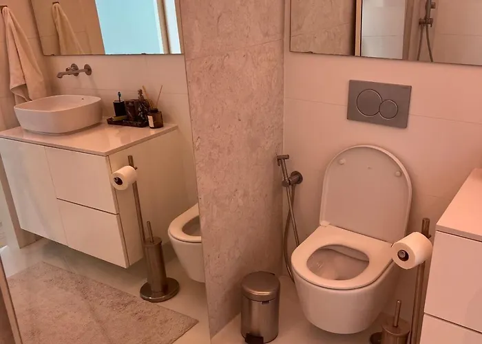 Sunny Urban Retreat With Private Terrace In Campo De Ourique *