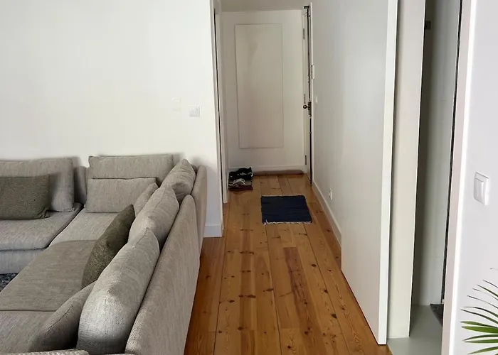 Sunny Urban Retreat With Private Terrace In Campo De Ourique Bicas